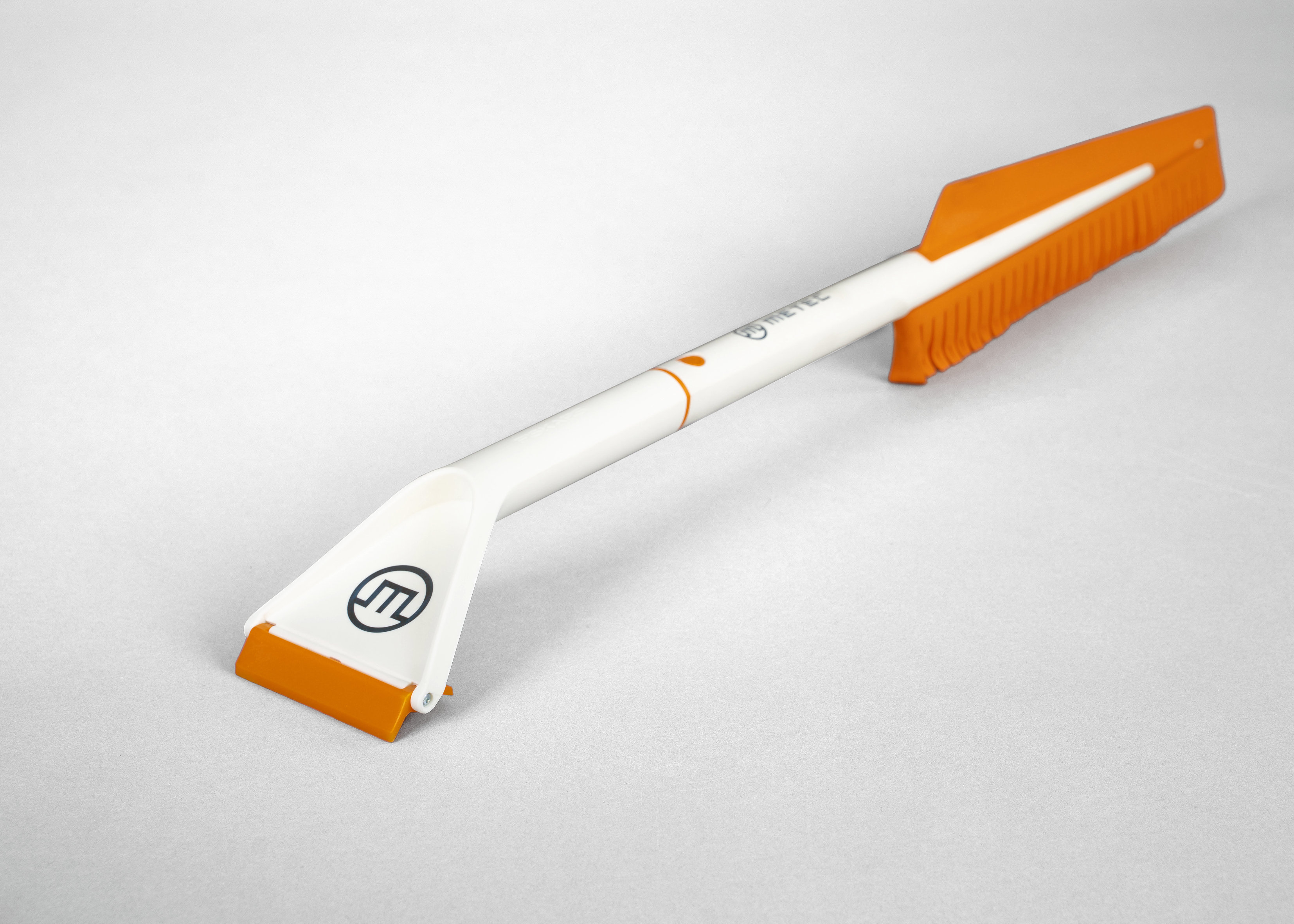  Jégkaparó kefével