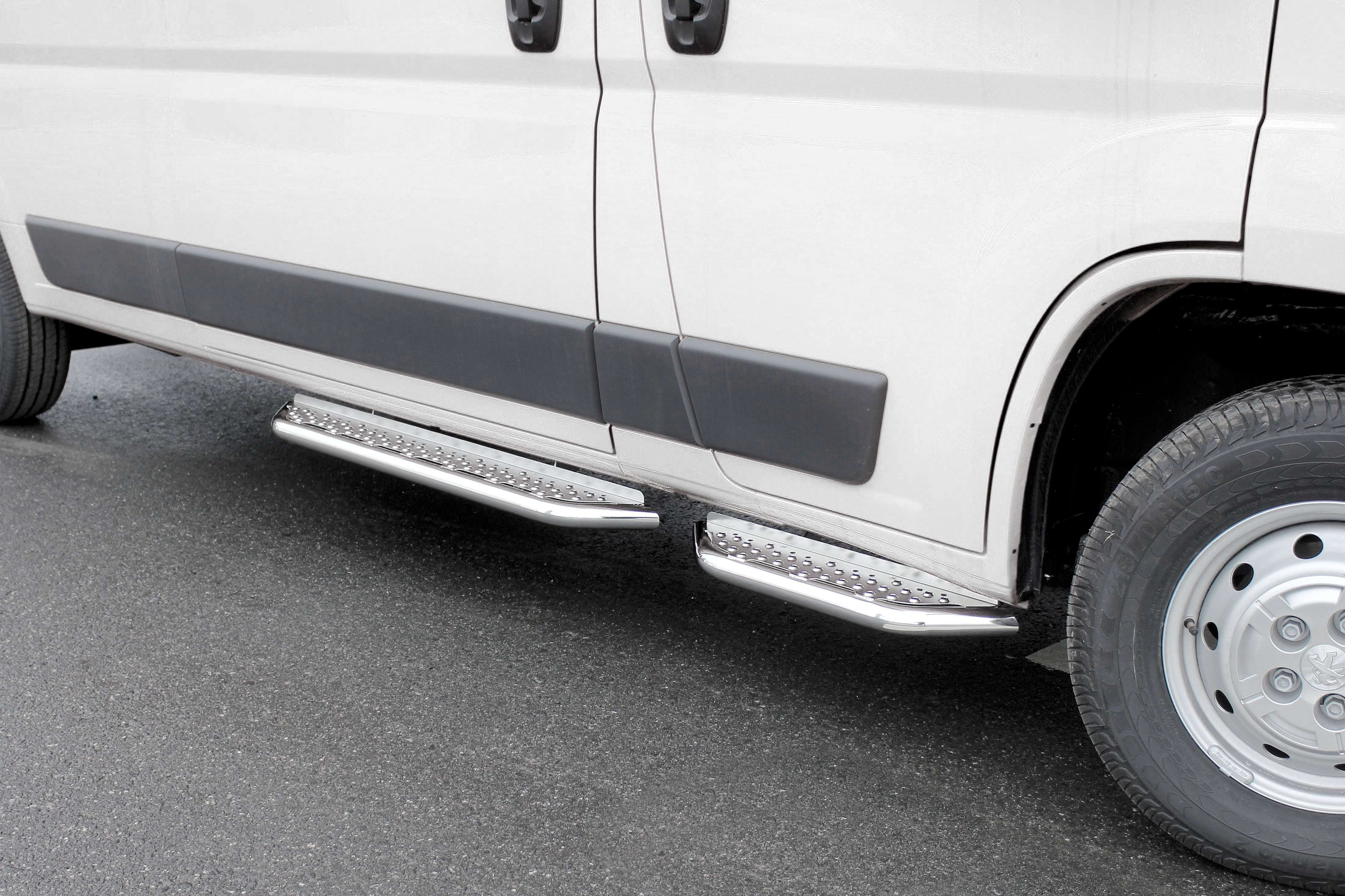  "VANTour" fellépő, oldalajtóhoz