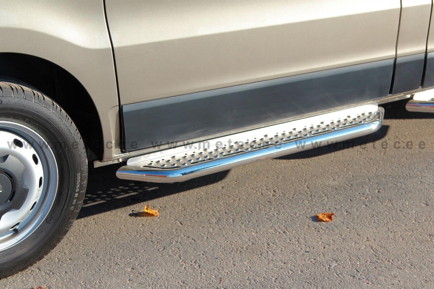  "VANTour" fellépő, oldalajtóval